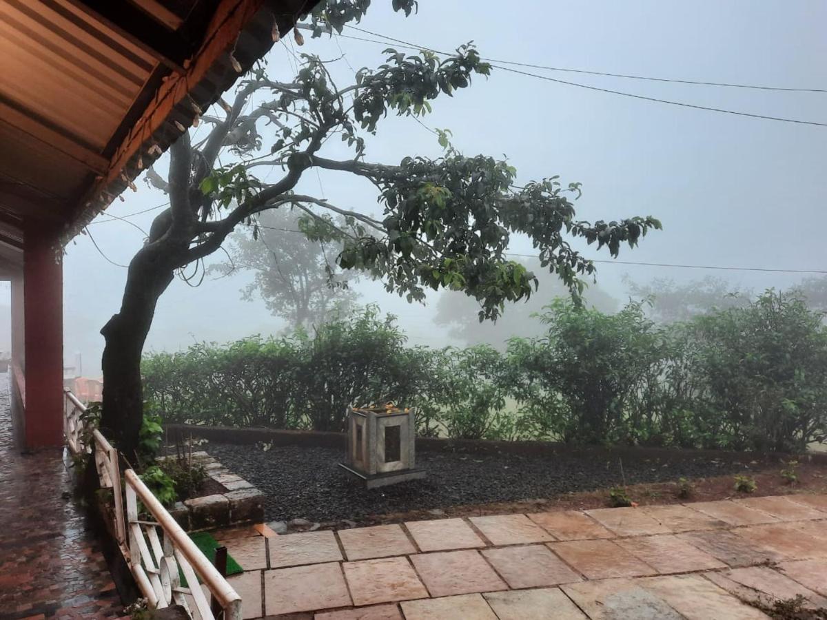 Junglee Nest Holiday Home & Huts มหาบาเลชวาร์ ภายนอก รูปภาพ