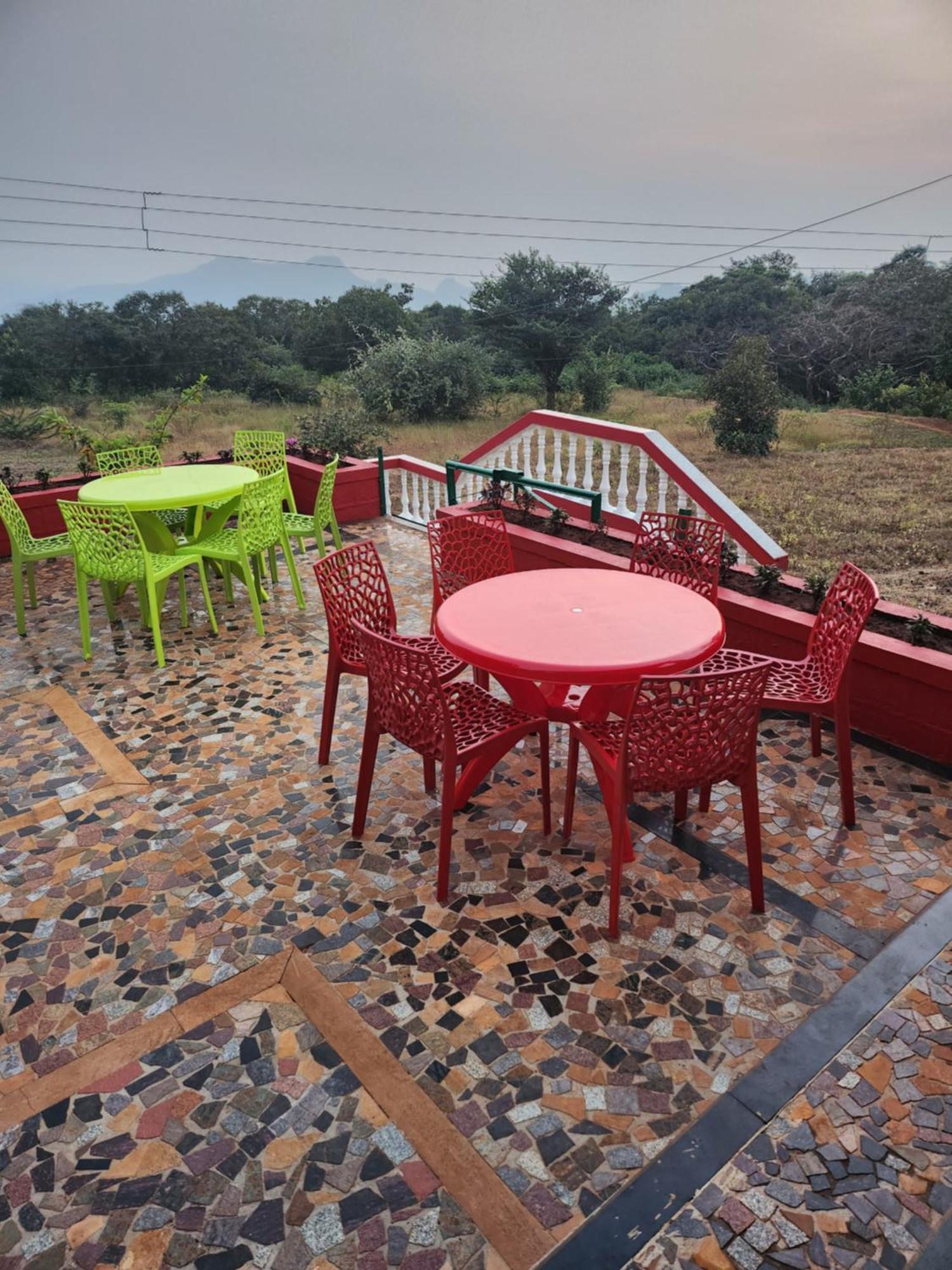 Junglee Nest Holiday Home & Huts มหาบาเลชวาร์ ภายนอก รูปภาพ