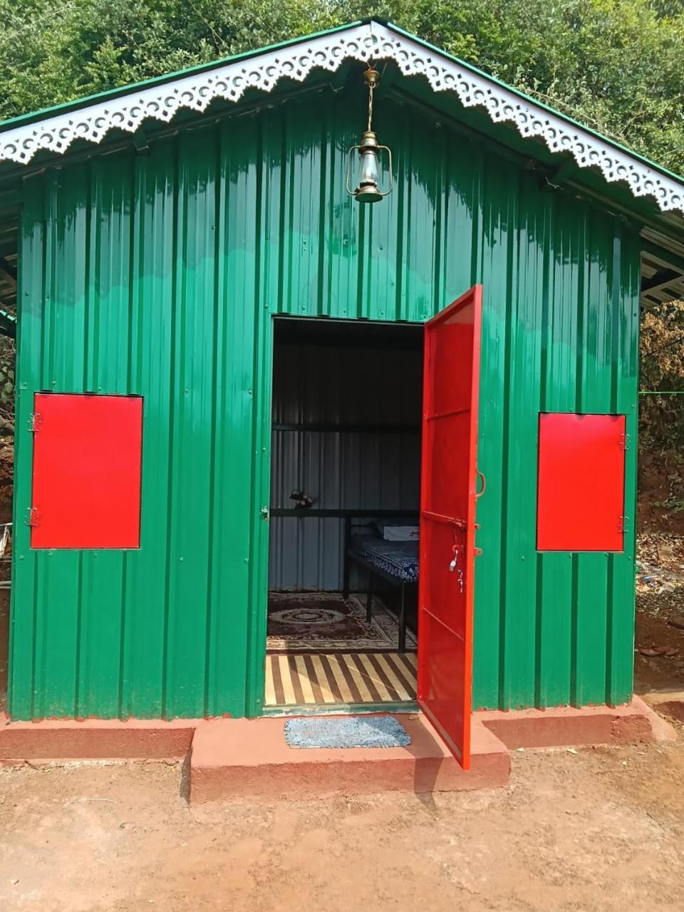 Junglee Nest Holiday Home & Huts มหาบาเลชวาร์ ภายนอก รูปภาพ