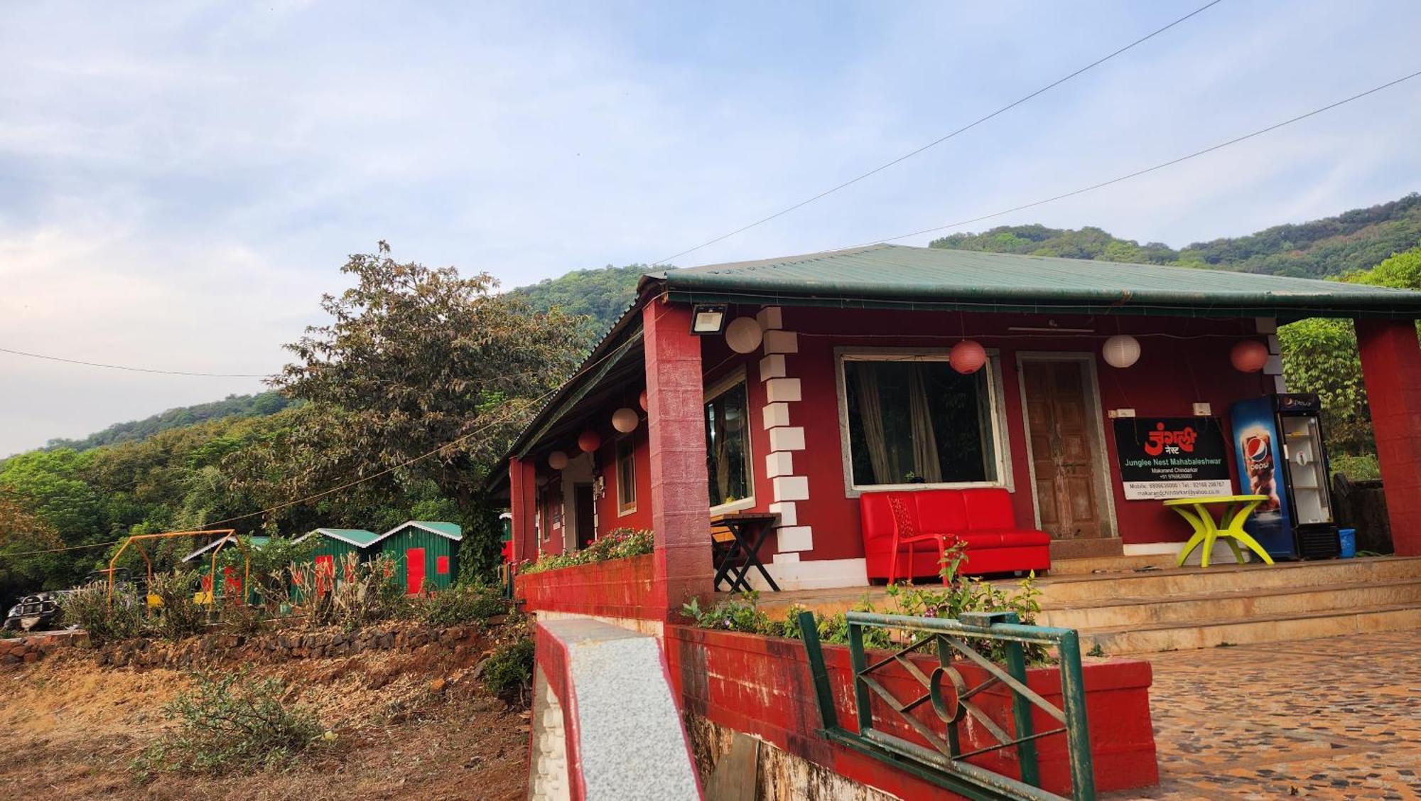 Junglee Nest Holiday Home & Huts มหาบาเลชวาร์ ภายนอก รูปภาพ