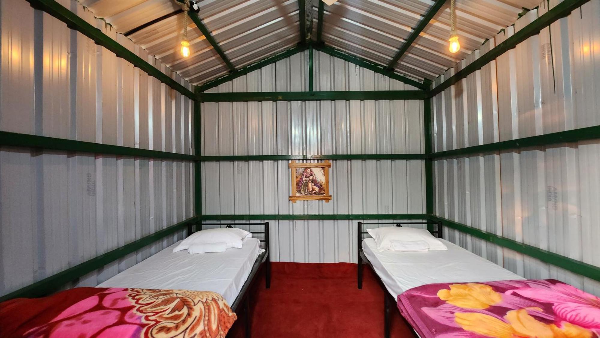 Junglee Nest Holiday Home & Huts มหาบาเลชวาร์ ภายนอก รูปภาพ